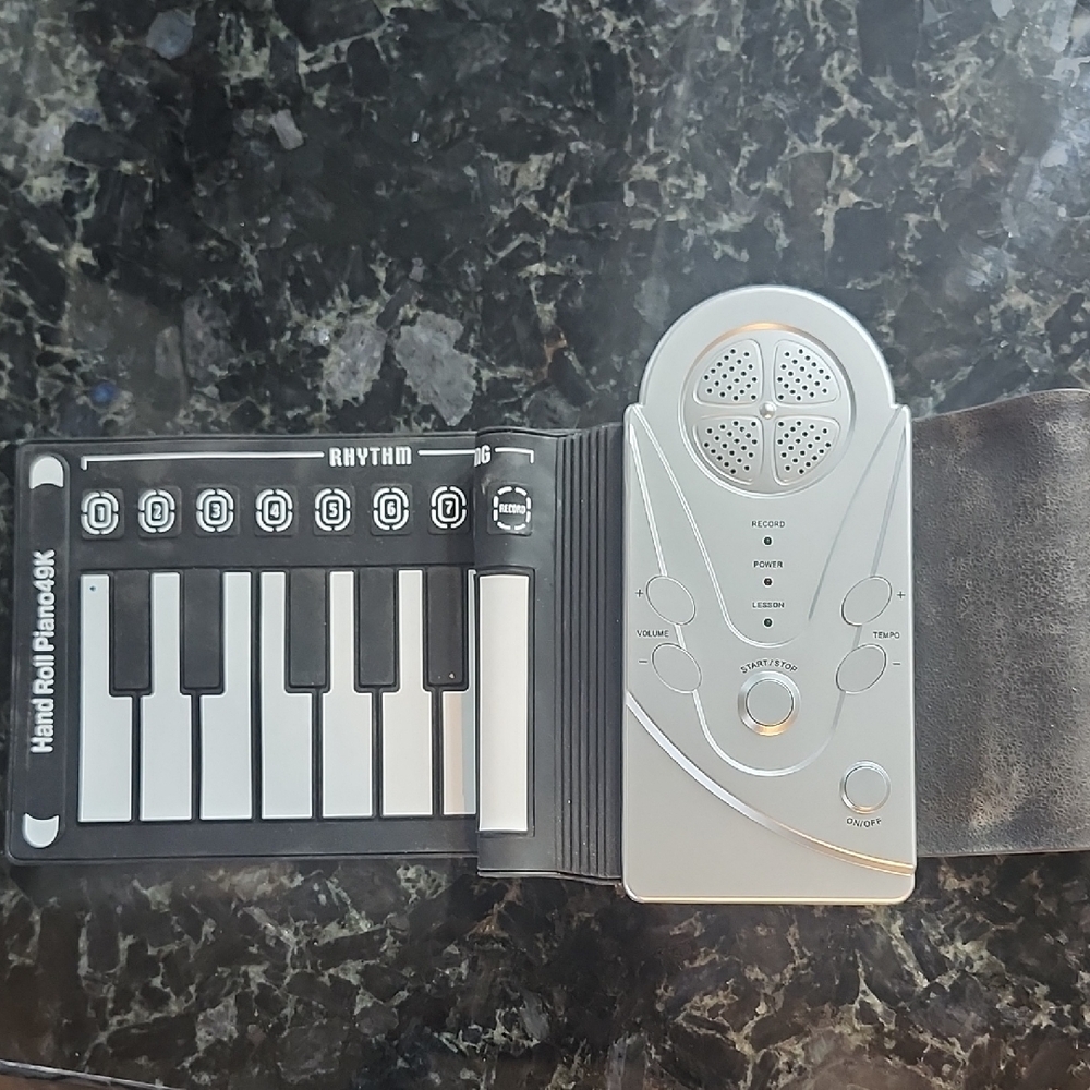 Hand Roll Piano 49k with Speaker - Black and Silver